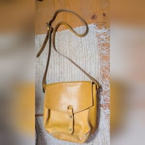 Madewell Brisbane Crossbody Bag in Mustard
